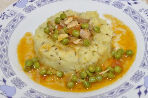 Pikantní slepice se zapečenými prošťouchanými brambory – Snadné Česko recept, zvládnete za 45 - 60 minut